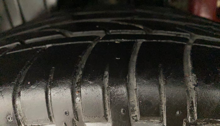 2021 Mahindra XUV300 W6 1.5 DIESEL AMT, Diesel, Automatic, 29,321 km, Right Rear Tyre Tread