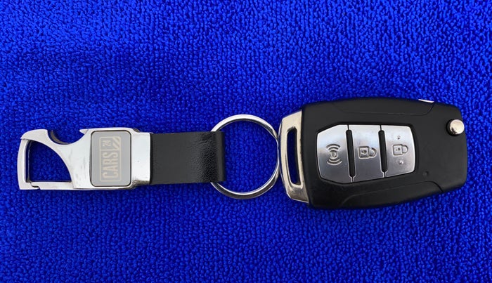 2021 Mahindra XUV300 W6 1.5 DIESEL AMT, Diesel, Automatic, 29,321 km, Key Close Up