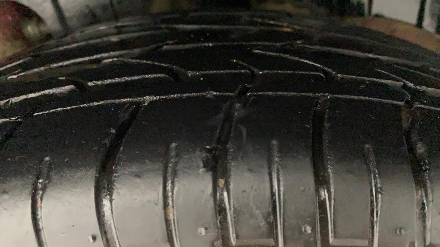 2021 Mahindra XUV300 W6 1.5 DIESEL AMT, Diesel, Automatic, 29,321 km, Left Rear Tyre Tread