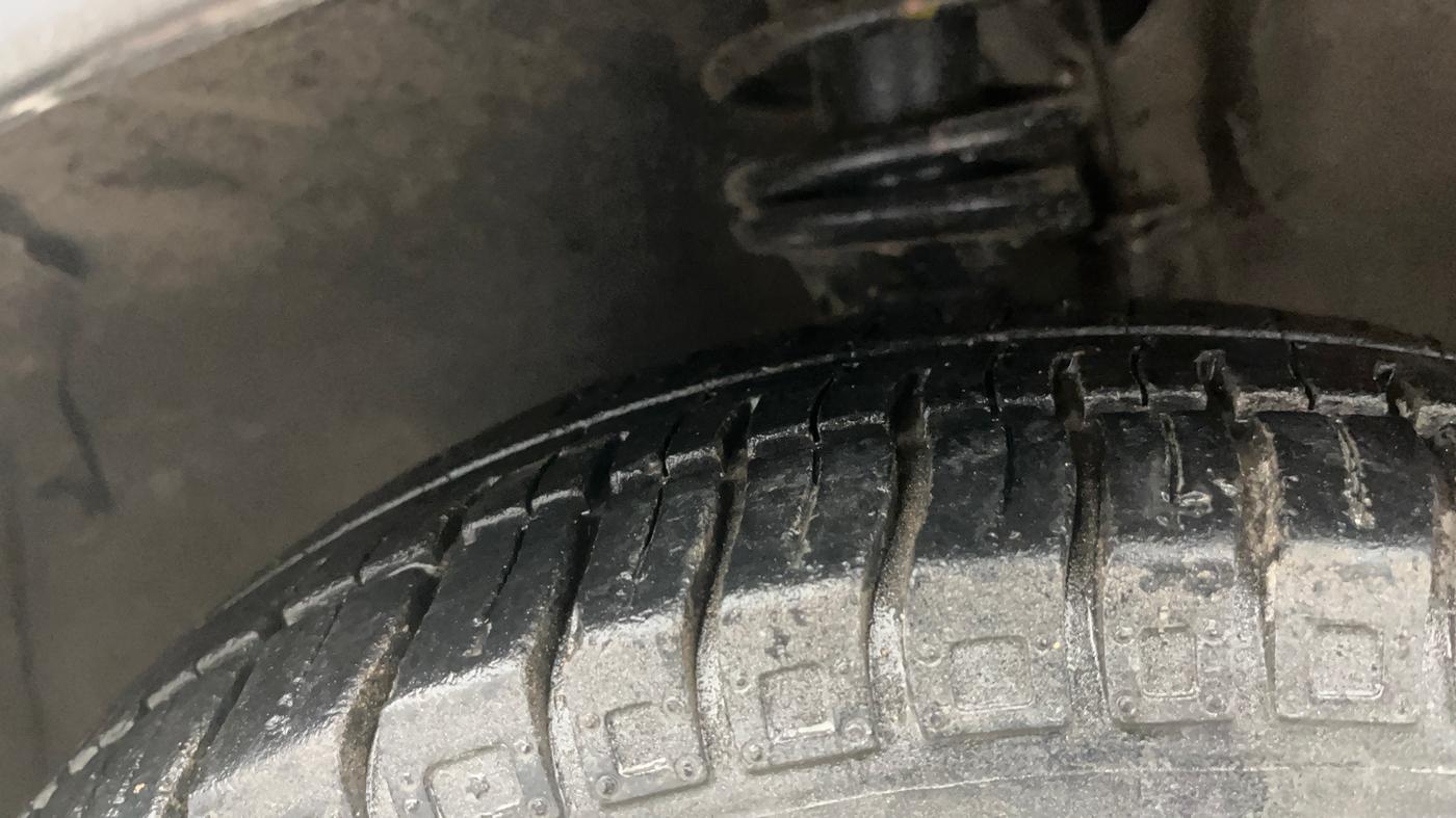 2017 Maruti Alto 800 VXI, Petrol, Manual, 59,448 km, Left Front Tyre Tread