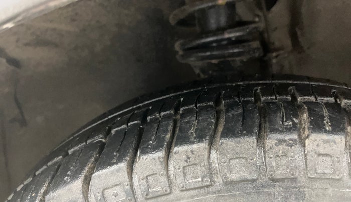 2017 Maruti Alto 800 VXI, Petrol, Manual, 59,443 km, Left Front Tyre Tread