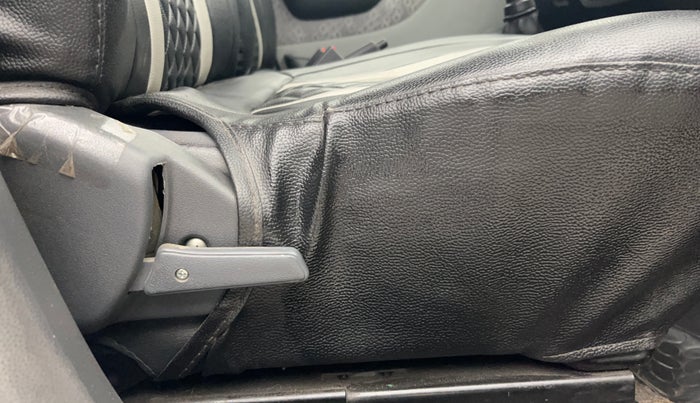 2017 Maruti Alto 800 VXI, Petrol, Manual, 59,443 km, Driver Side Adjustment Panel