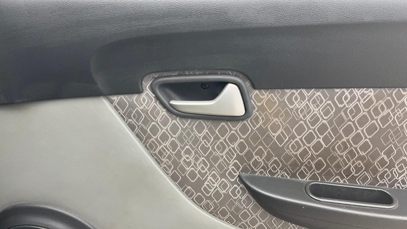 2017 Maruti Alto 800 VXI, Petrol, Manual, 59,448 km, Driver Side Door Panels Control