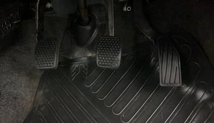 2017 Maruti Alto 800 VXI, Petrol, Manual, 59,443 km, Pedals