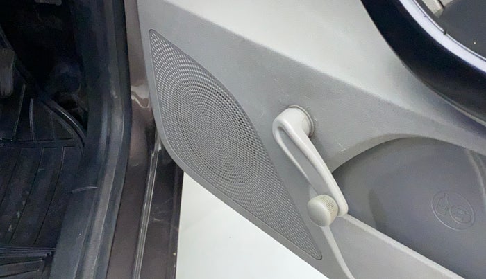 2018 Tata Tiago XE 1.2 REVOTRON, Petrol, Manual, 53,797 km, Infotainment system - Front speakers missing / not working