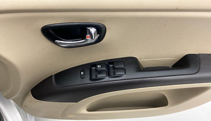 2015 Hyundai i10 SPORTZ 1.1 IRDE2, Petrol, Manual, 29,065 km, Driver Side Door Panels Control