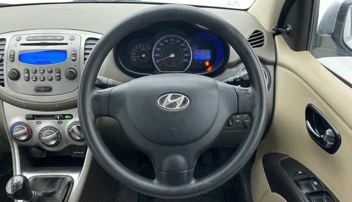 2015 Hyundai i10 SPORTZ 1.1 IRDE2, Petrol, Manual, 29,065 km, Steering Wheel Close Up