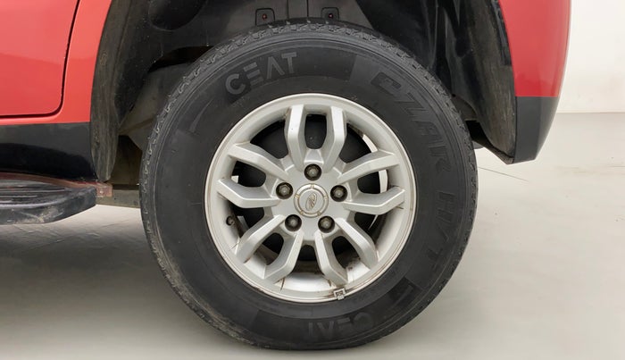 2017 Mahindra TUV300 T8, Diesel, Manual, 49,998 km, Left Rear Wheel