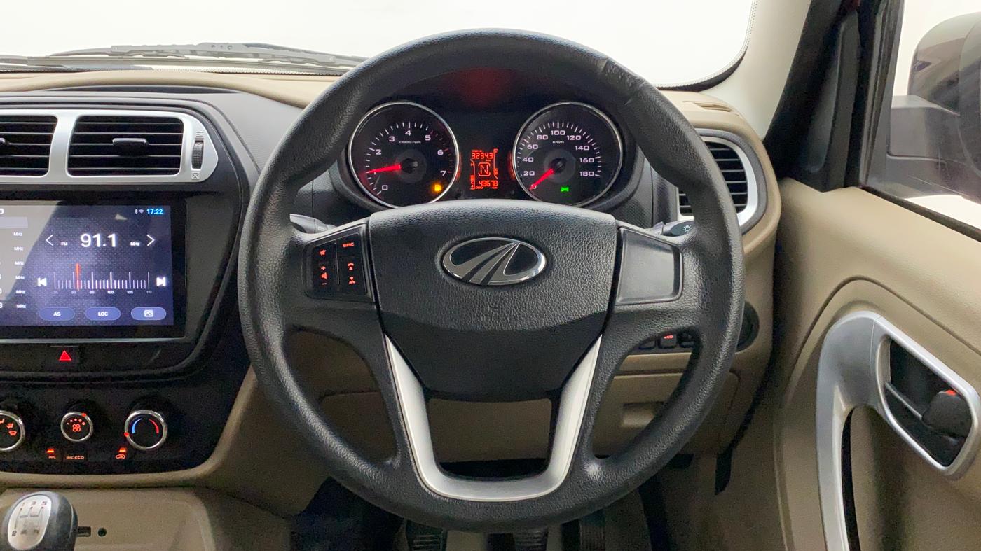 2017 Mahindra TUV300 T8, Diesel, Manual, 49,998 km, Steering Wheel Close Up
