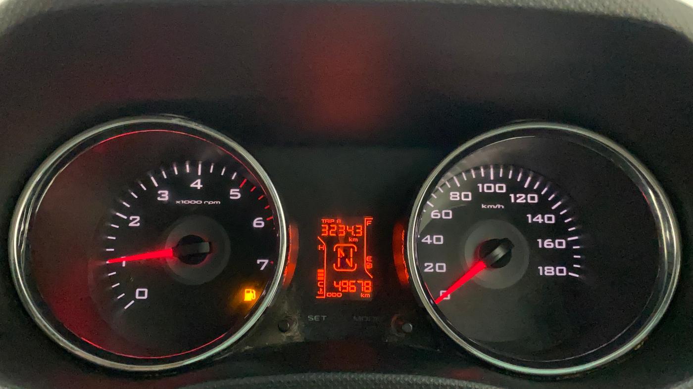 2017 Mahindra TUV300 T8, Diesel, Manual, 49,998 km, Odometer Image