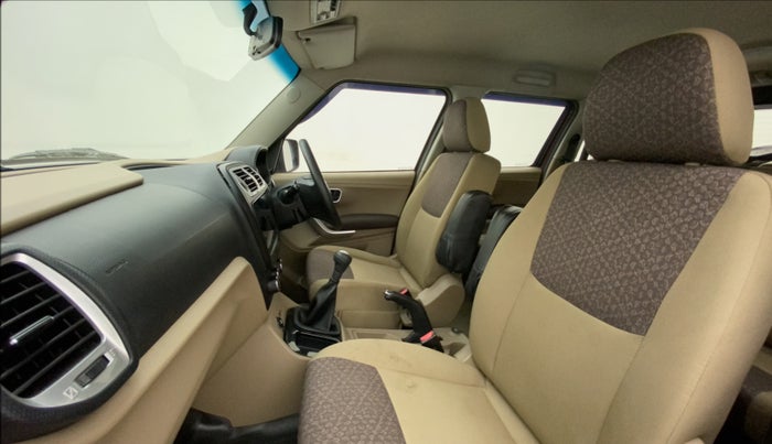 2017 Mahindra TUV300 T8, Diesel, Manual, 49,998 km, Right Side Front Door Cabin