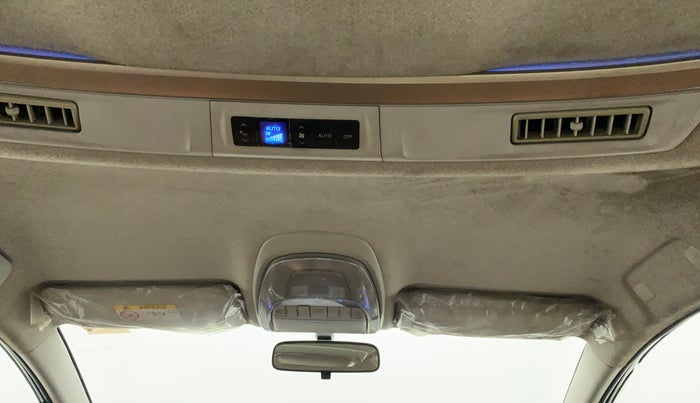2018 Toyota Innova Crysta 2.4 VX 7 STR, Diesel, Manual, 72,099 km, Ceiling - Roof lining minor dirty