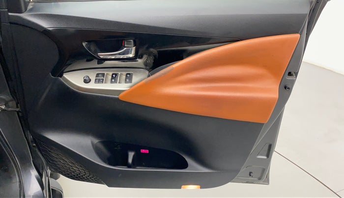 2018 Toyota Innova Crysta 2.4 VX 7 STR, Diesel, Manual, 72,099 km, Driver Side Door Panels Control