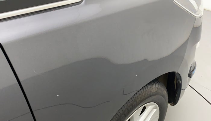 2018 Toyota Innova Crysta 2.4 VX 7 STR, Diesel, Manual, 72,099 km, Right fender - Slightly dented
