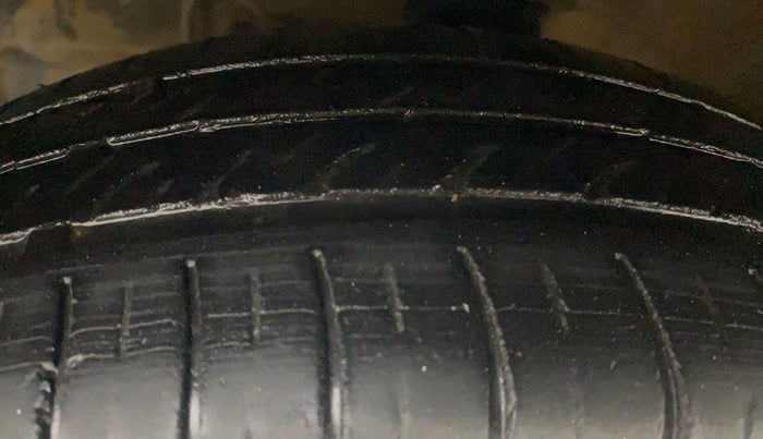 2015 Hyundai Xcent S 1.2, Petrol, Manual, 96,630 km, Left Front Tyre Tread