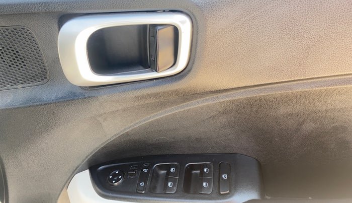 2023 Hyundai VENUE S 1.2, Petrol, Manual, 27,658 km, Driver Side Door Panels Control