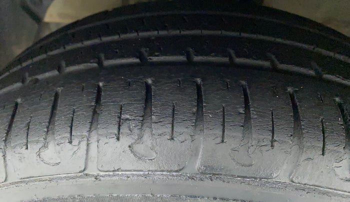 2017 Hyundai Grand i10 MAGNA 1.2 KAPPA VTVT, Petrol, Manual, 18,470 km, Left Front Tyre Tread