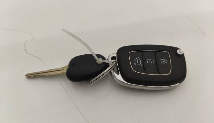 2023 Hyundai VENUE S(O) 1.2, Petrol, Manual, 89,108 km, Key Close Up