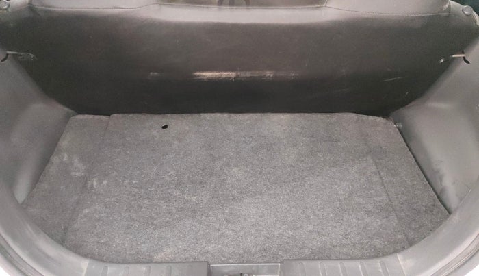 2017 Maruti Alto 800 LXI, Petrol, Manual, 2,373 km, Boot Inside