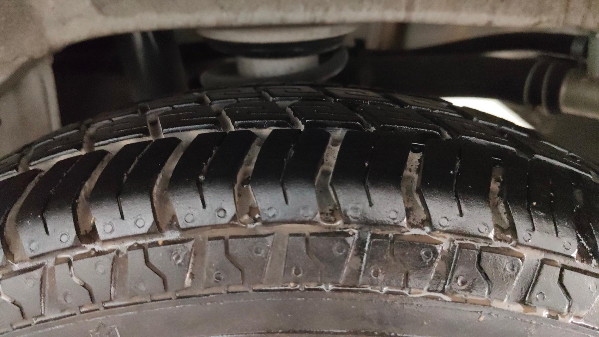 camera-Left-Rear-Tyre-Tread
