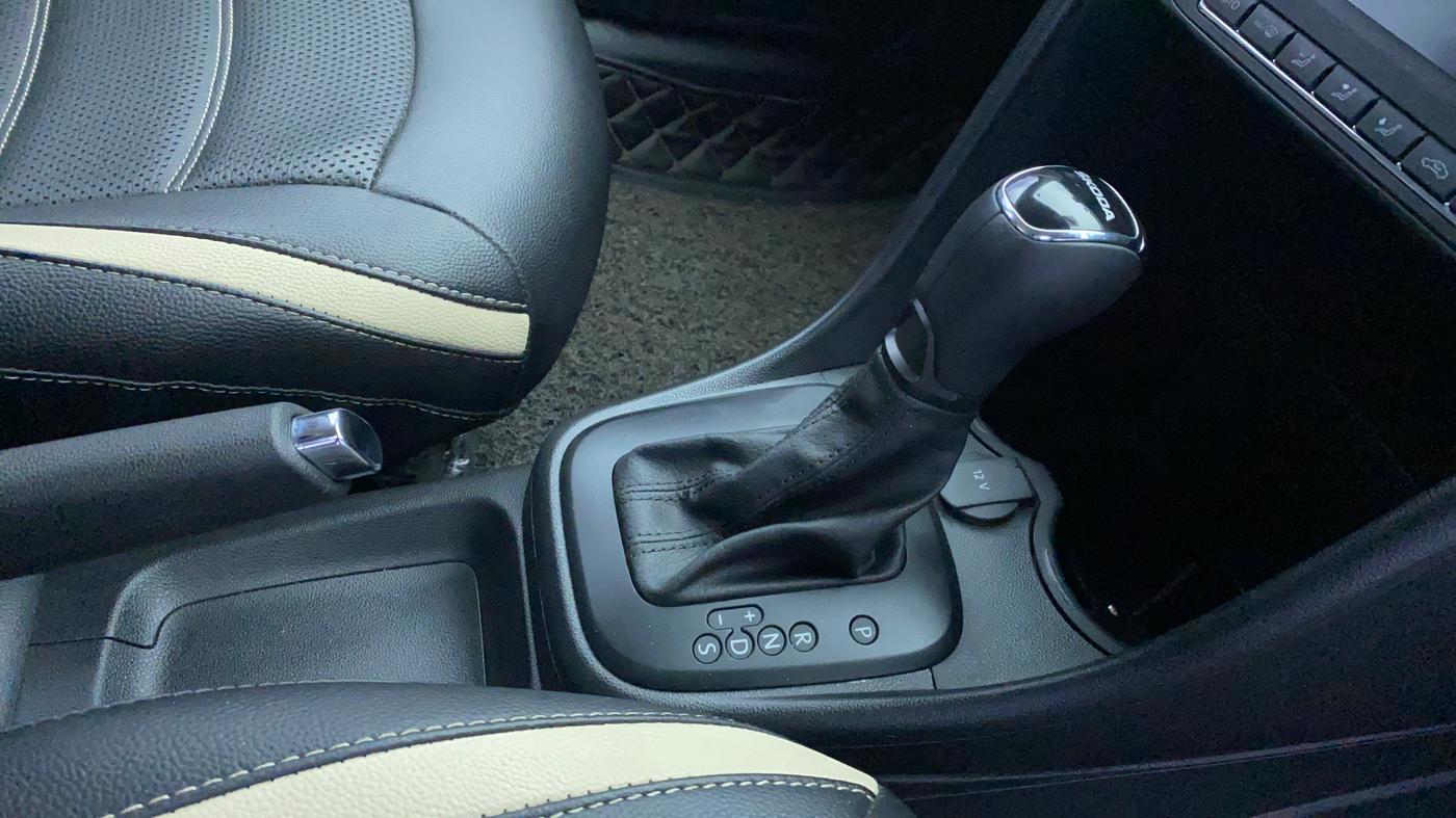 2021 Skoda Rapid AMBITION AT TSI, Petrol, Automatic, 20,450 km, Gear Lever