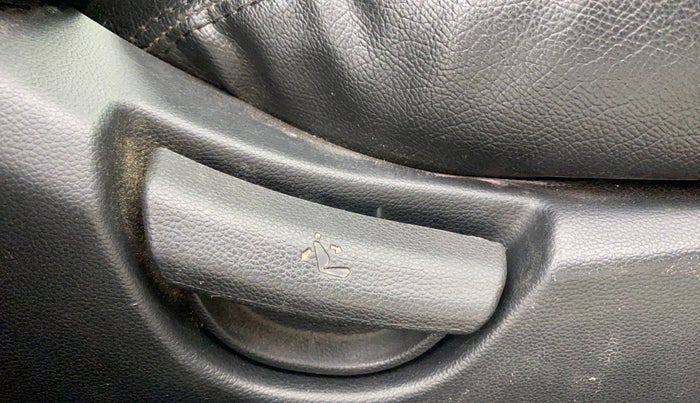 2014 Hyundai Grand i10 ASTA 1.2 KAPPA VTVT, Petrol, Manual, 1,14,993 km, Driver Side Adjustment Panel