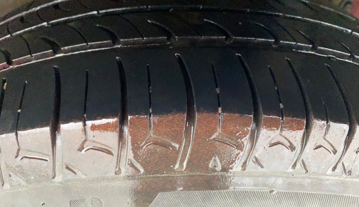 2014 Hyundai Grand i10 ASTA 1.2 KAPPA VTVT, Petrol, Manual, 1,14,993 km, Left Rear Tyre Tread