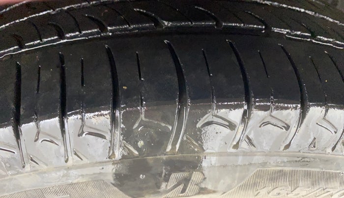 2014 Hyundai Grand i10 ASTA 1.2 KAPPA VTVT, Petrol, Manual, 1,14,993 km, Right Front Tyre Tread