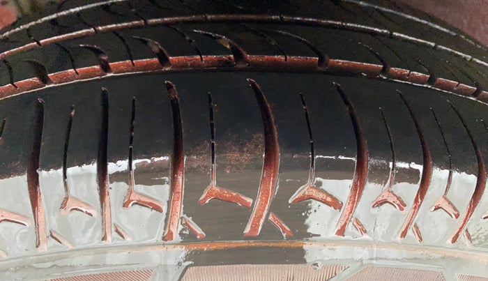 2014 Hyundai Grand i10 ASTA 1.2 KAPPA VTVT, Petrol, Manual, 1,14,993 km, Right Rear Tyre Tread