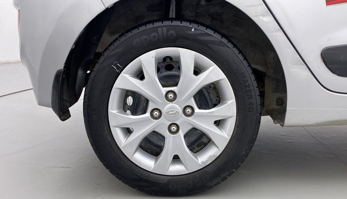 2015 Hyundai Grand i10 SPORTZ 1.2 KAPPA VTVT, Petrol, Manual, 96,954 km, Right Rear Wheel
