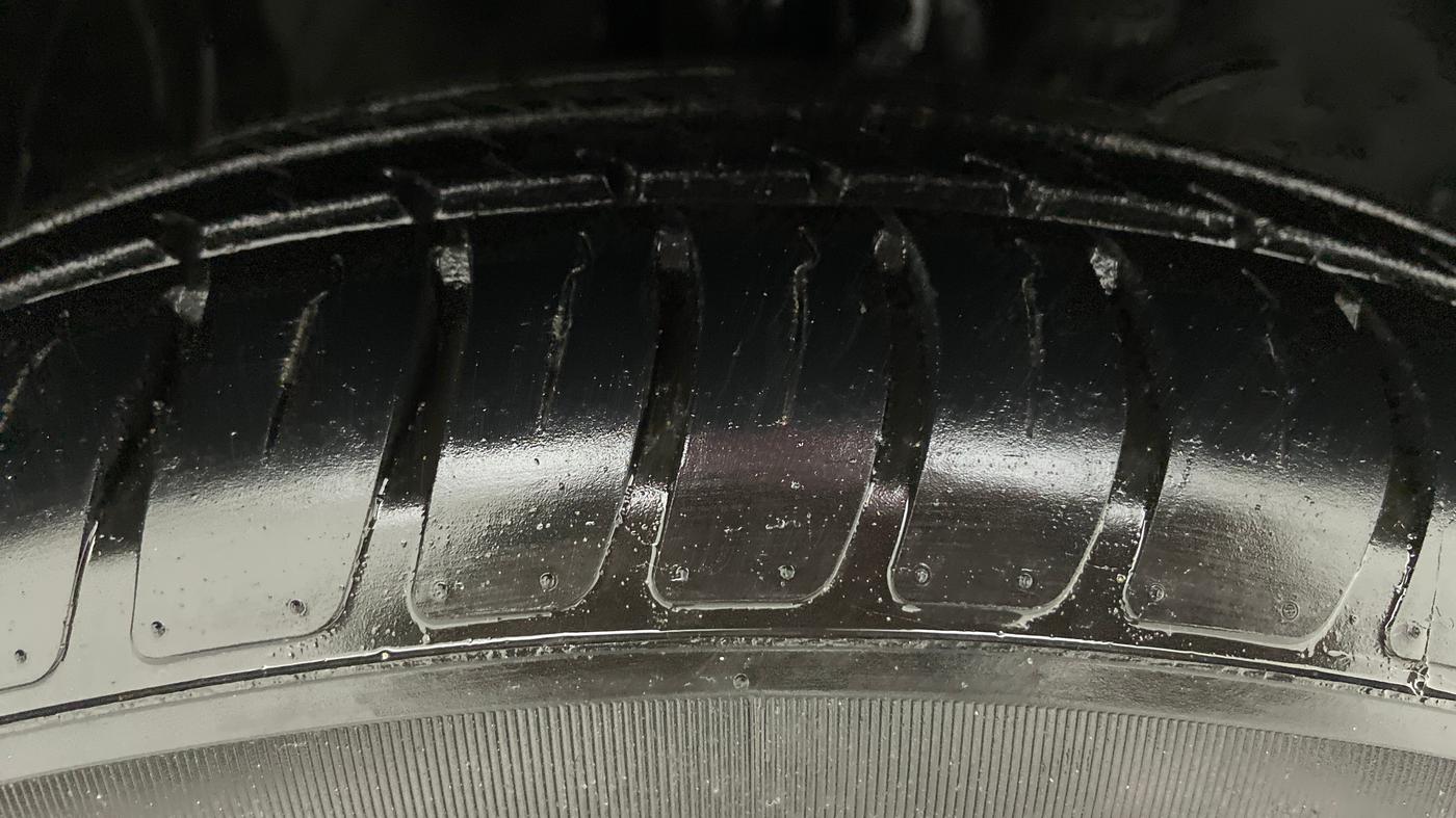 2019 Maruti Swift VXI, Petrol, Manual, 11,380 km, Right Front Tyre Tread