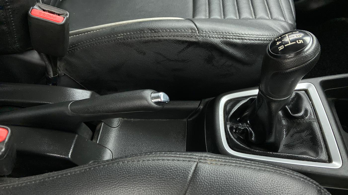 2019 Maruti Swift VXI, Petrol, Manual, 11,380 km, Gear Lever