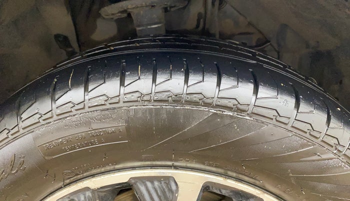 2020 Maruti S Cross SIGMA 1.5, Petrol, Manual, 1,14,919 km, Right Front Tyre Tread