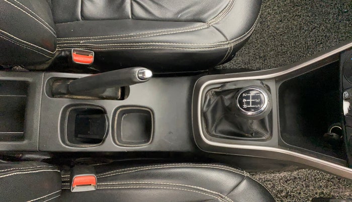 2020 Maruti S Cross SIGMA 1.5, Petrol, Manual, 1,14,919 km, Gear Lever