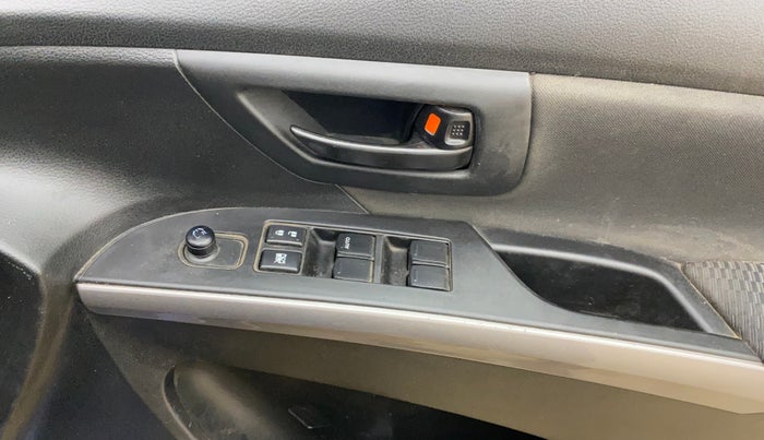 2020 Maruti S Cross SIGMA 1.5, Petrol, Manual, 1,14,919 km, Driver Side Door Panels Control