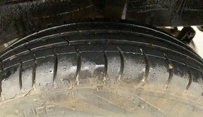 2015 Renault Kwid RXT 0.8, Petrol, Manual, 53,431 km, Left Rear Tyre Tread