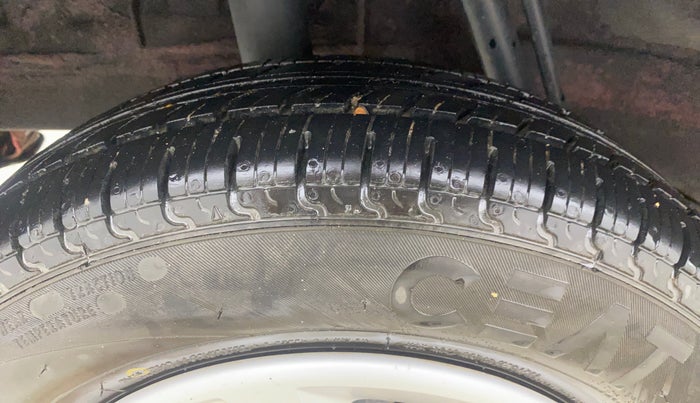 2018 Renault Kwid RXT 1.0, Petrol, Manual, 91,230 km, Right Rear Tyre Tread