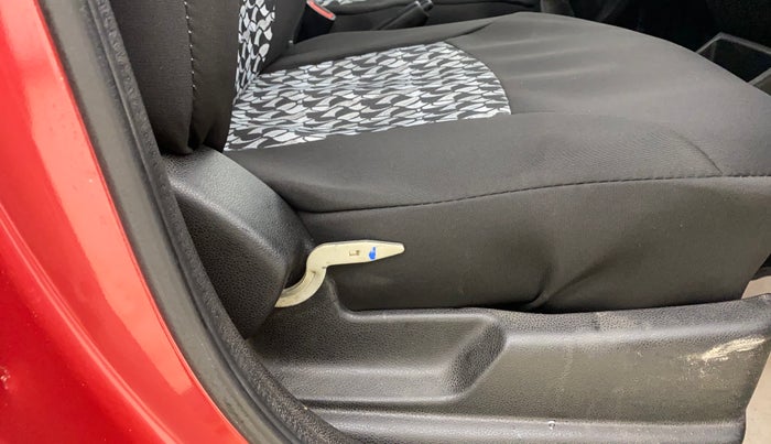 2018 Renault Kwid RXT 1.0, Petrol, Manual, 91,230 km, Driver Side Adjustment Panel