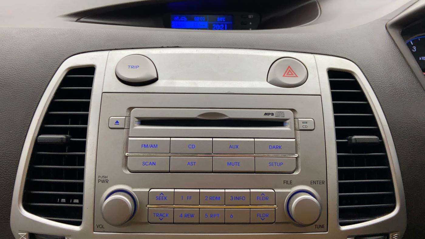 2010 Hyundai i20 SPORTZ 1.2 O, Petrol, Manual, 32,694 km, Infotainment System