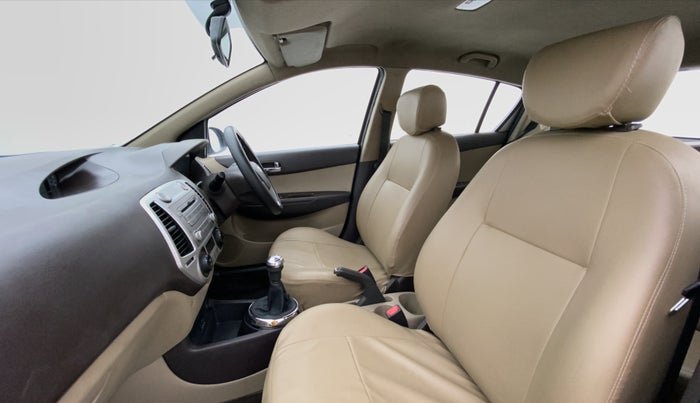 2010 Hyundai i20 SPORTZ 1.2 O, Petrol, Manual, 32,694 km, Right Side Front Door Cabin