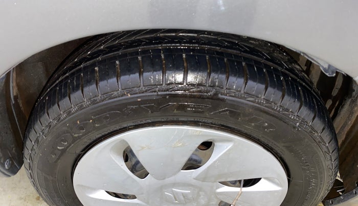 2017 Maruti Celerio VXI AMT, Petrol, Automatic, 68,498 km, Right Front Tyre Tread