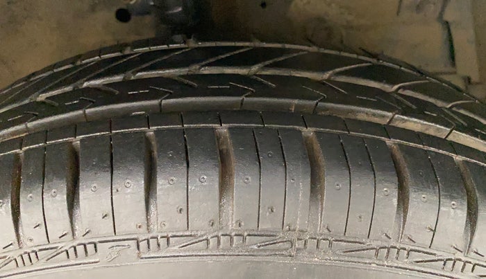 2013 Maruti Swift Dzire VXI, Petrol, Manual, 55,633 km, Right Front Tyre Tread
