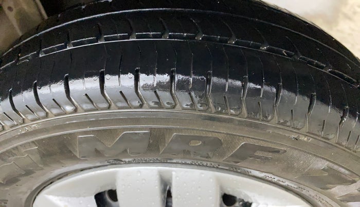 2021 Maruti Alto LXI OPT CNG, CNG, Manual, 93,349 km, Left Rear Tyre Tread