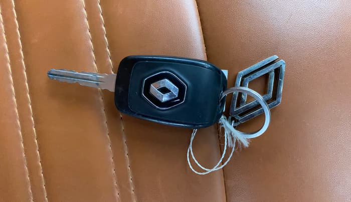 2024 Renault TRIBER RXL MT, Petrol, Manual, 13,943 km, Key Close Up