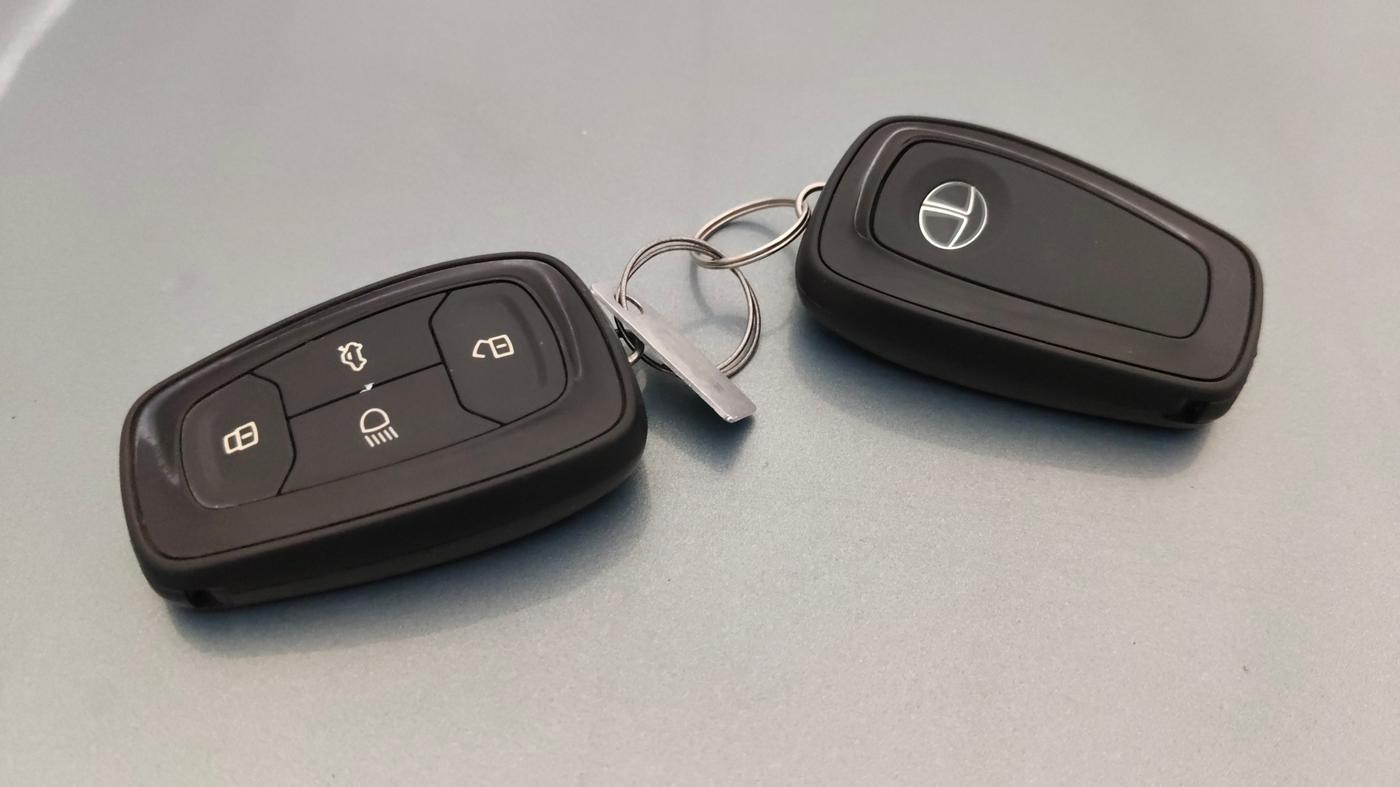 2021 Tata PUNCH CREATIVE  AMT, Petrol, Automatic, 22,727 km, Key Close Up