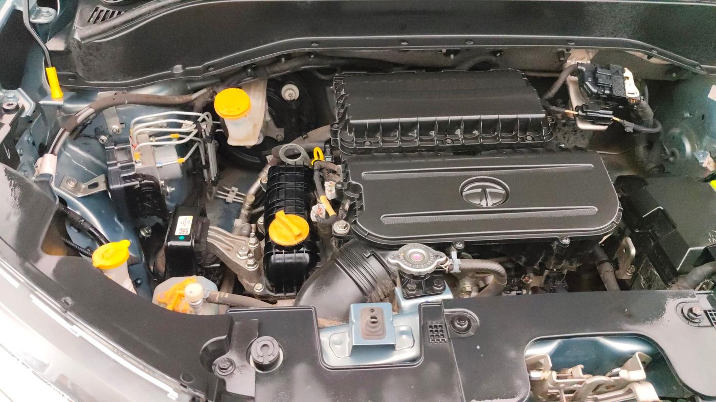 2021 Tata PUNCH CREATIVE  AMT, Petrol, Automatic, 22,727 km, Engine View - Right