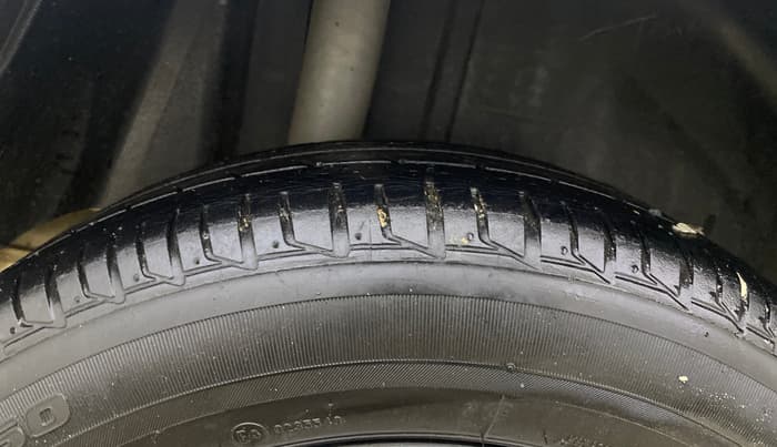 2017 Ford Figo Aspire TREND 1.2 PETROL, Petrol, Manual, 66,632 km, Right Rear Tyre Tread