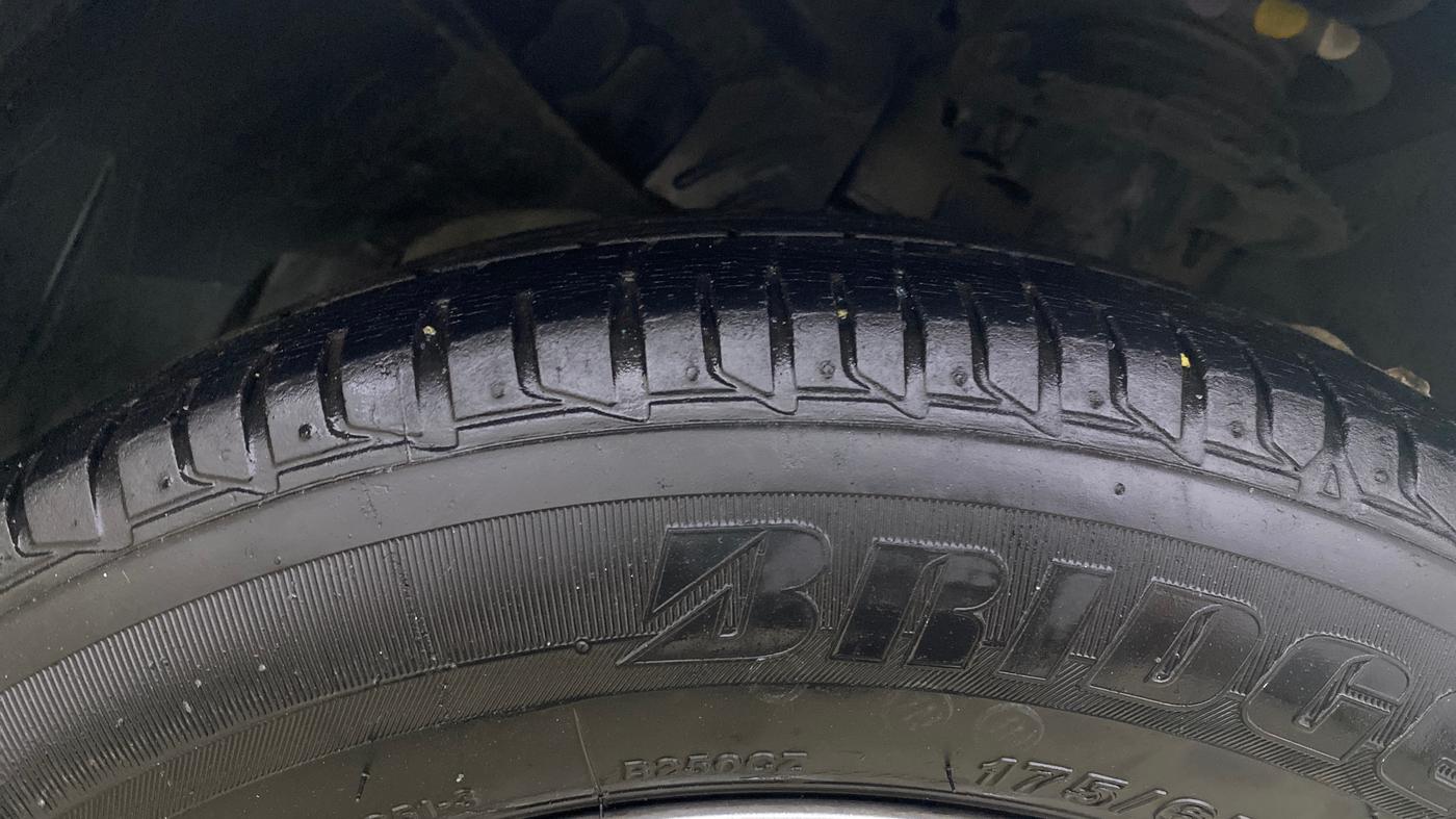 2017 Ford Figo Aspire TREND 1.2 PETROL, Petrol, Manual, 66,702 km, Right Front Tyre Tread