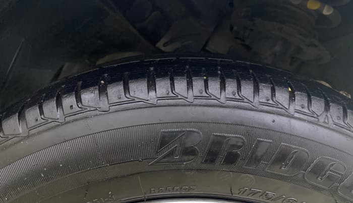 2017 Ford Figo Aspire TREND 1.2 PETROL, Petrol, Manual, 66,632 km, Right Front Tyre Tread