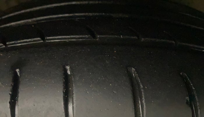 2015 Honda Jazz 1.5L I-DTEC SV, Diesel, Manual, 79,887 km, Right Front Tyre Tread